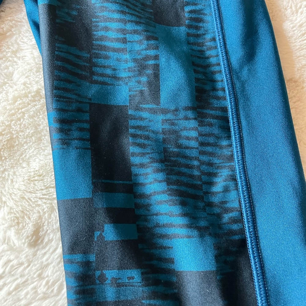 Under Armour womens capris workout pants - Picture 4 of 6